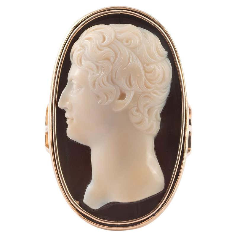 Antique 19th Century Italian 18k Gold Hardstone Cameo Ring