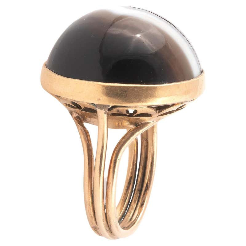 Agate and Yellow Gold Ring