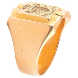 18kt Yellow Gold Signet Ring