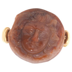 18kt Yellow Gold Agate Medusa Cameo Men's Ring III - IV Sec. AD