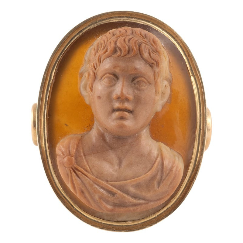 A Late 18th / Early 19th Century Two-Colour Agate Cameo Ring