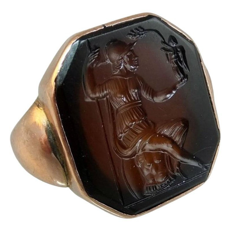Georgian 15ct Gold Sard Intaglio Ring of Athene, Late 18th Century