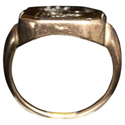Georgian 15ct Gold Sard Intaglio Ring of Athene, Late 18th Century