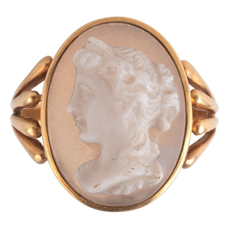 18kt Yellow Gold Agate Lady Profile Cameo Ring Late 19th Century
