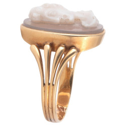 18kt Yellow Gold Agate Lady Profile Cameo Ring Late 19th Century