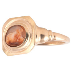 Gold and Agate Roman Dog Cameo Ring 2nd-3rd Century AD