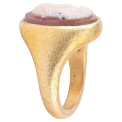 Renaissance 18kt Gold Agate Cameo Ring Depicting Charles V