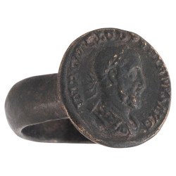 Roman Bronze ring depicting Pupienus Maximus circa 238 A.D.