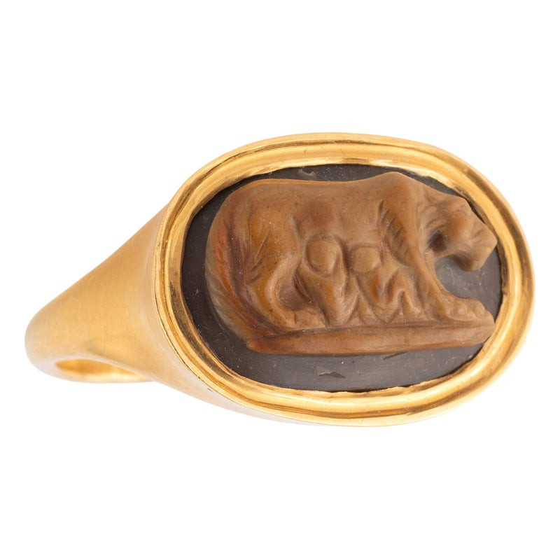 Late Roman 22ct Gold Agate Cameo Ring, She-Wolf of Rome, 3rd Century