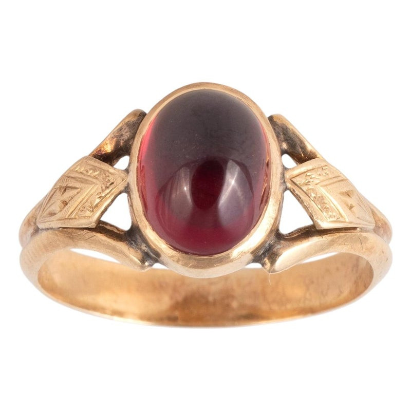 Art Nouveau Gold And Oval Cabochon Garnet Unisex Ring