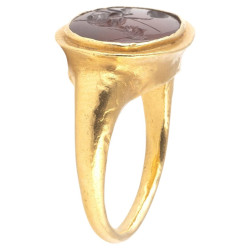 Ancient Roman Gold Ring With Amazon Intaglio 2rd Century AD