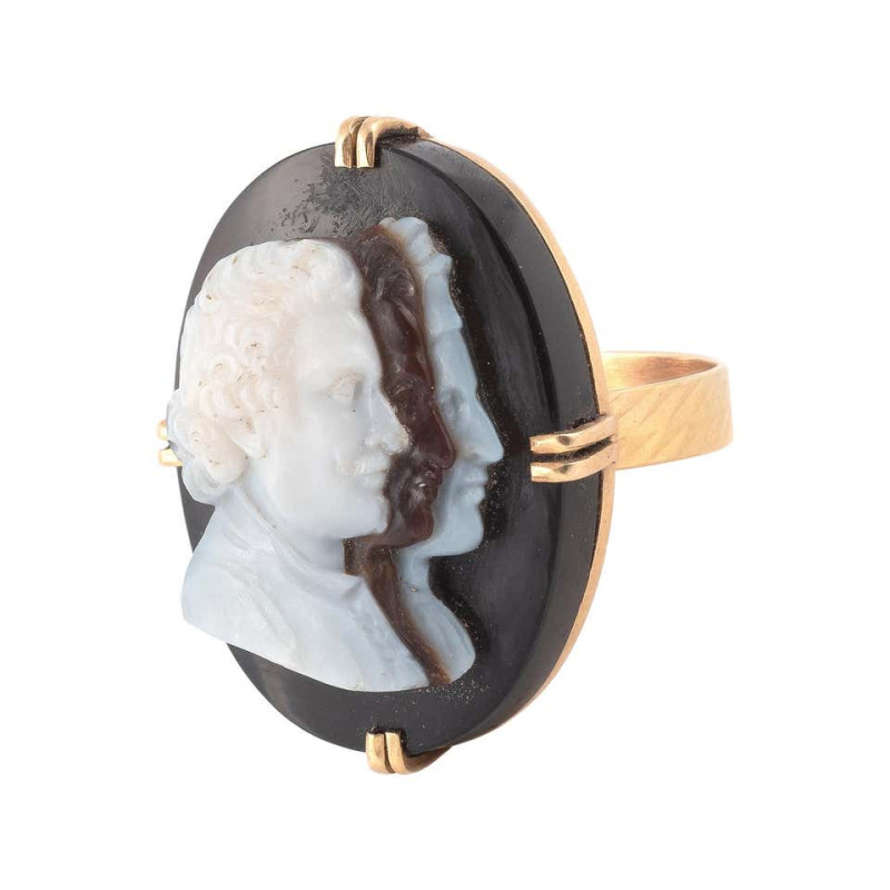 18kt Yellow Gold and Agate Cameo Ring