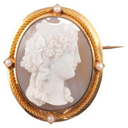 Agate Cultured Pearl and Gold Cameo Brooch